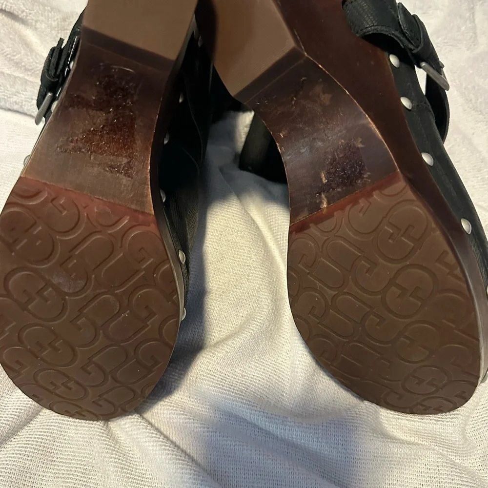 UGG 8 Black and Brown Wedge Boots - Picture 4 of 4